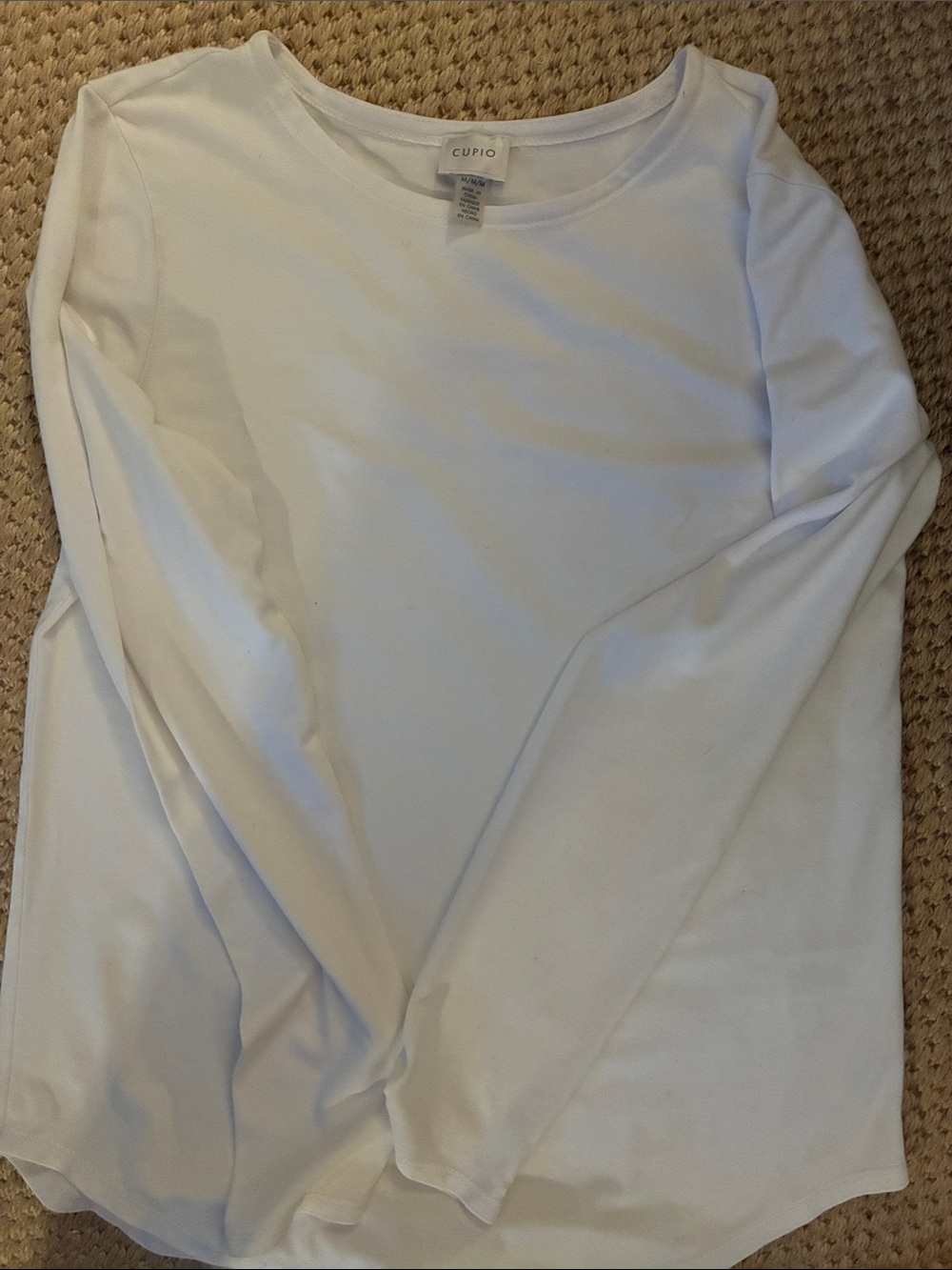 Cupio White Long-Sleeve Crew Neck Tee